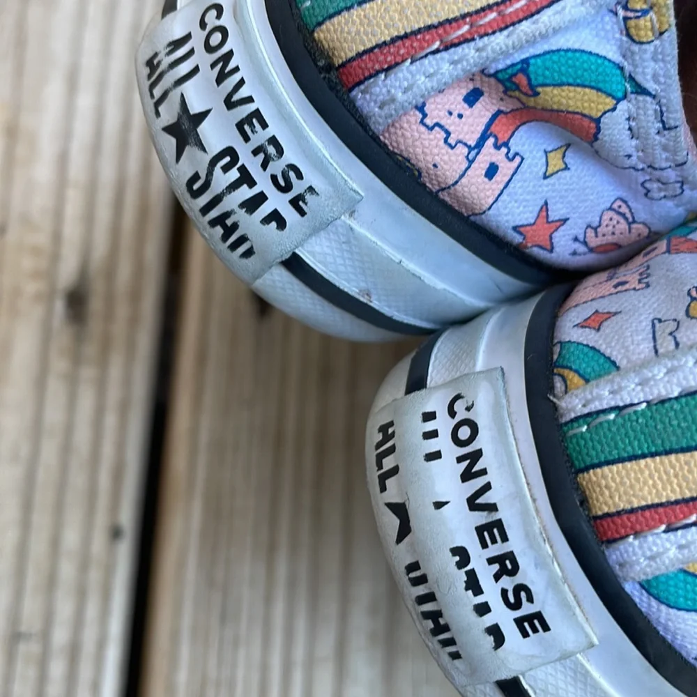🌈🏰 Converse Chuck Taylor All-Star Rainbow- Castle Sneakers Size Youth 13